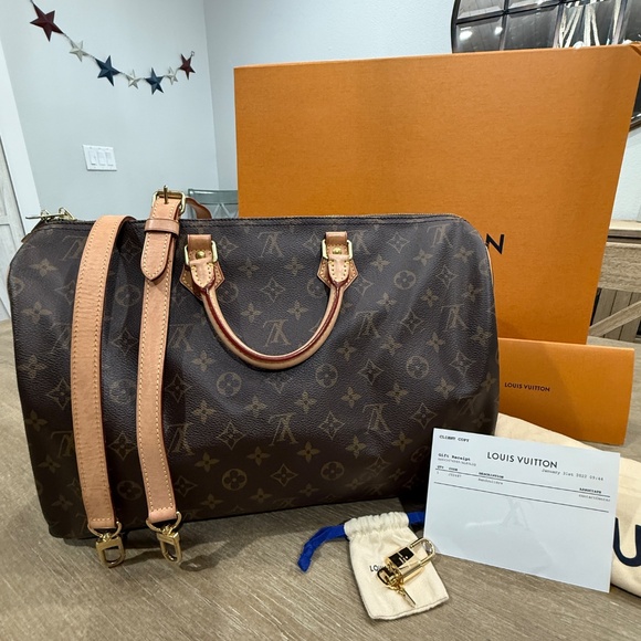 Authentic Louis Vuitton Monogram Speedy Bandouliere 40 - Picture 4 of 16